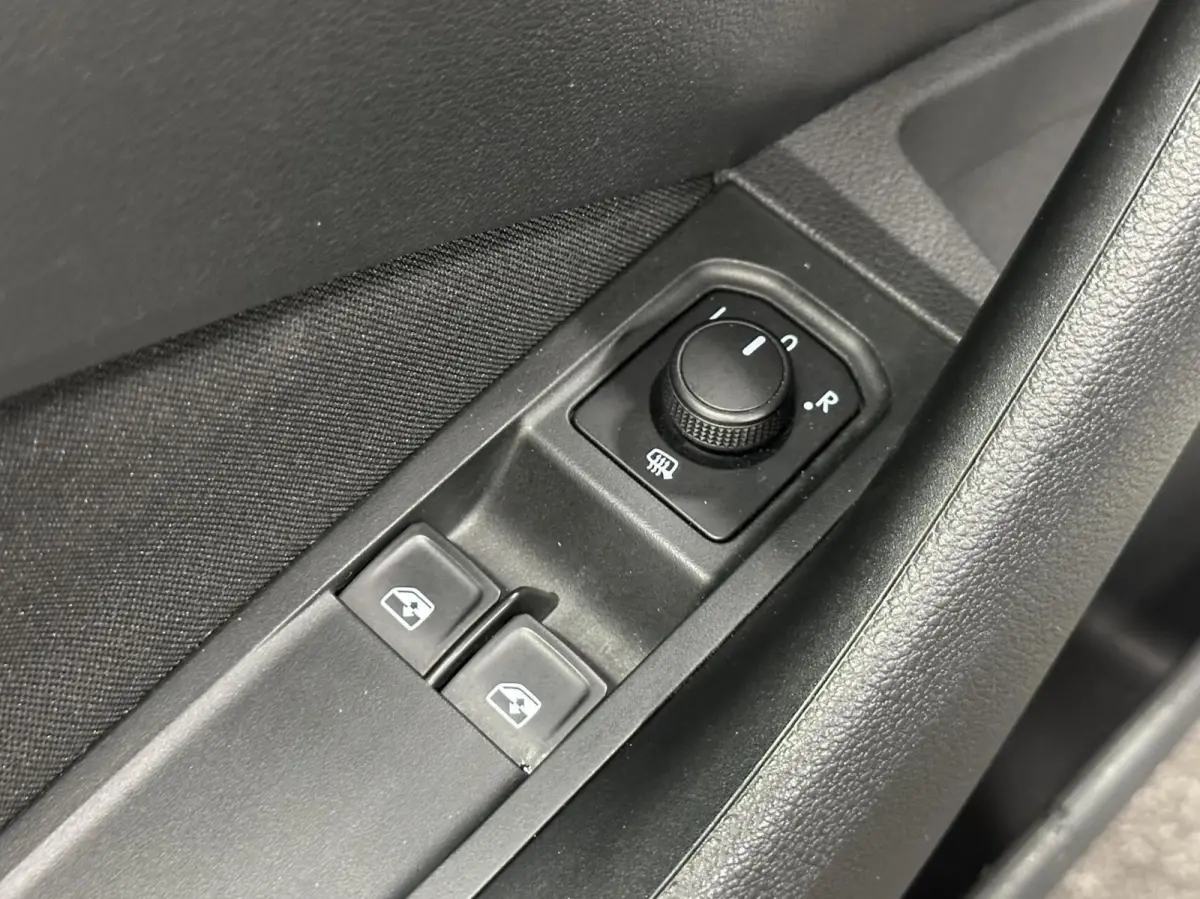 1.0 TSI Ambition CARPLAY DAB LM CRUISE.