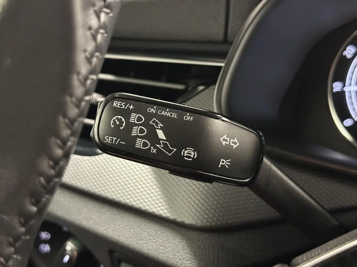 1.0 TSI Ambition CARPLAY DAB LM CRUISE.