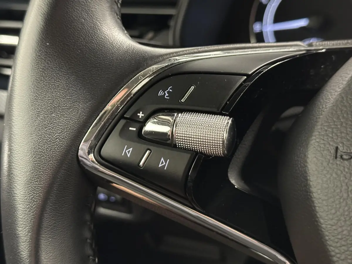 1.0 TSI Ambition CARPLAY DAB LM CRUISE.