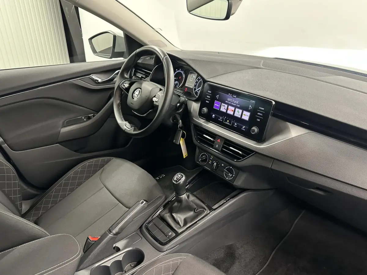 1.0 TSI Ambition CARPLAY DAB LM CRUISE.