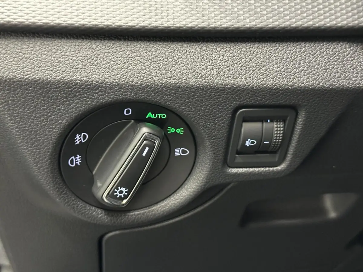 1.0 TSI Ambition CARPLAY DAB LM CRUISE.