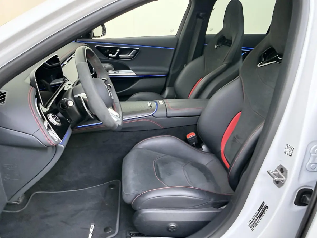 AMG 53 4MATIC+ Night Edition / Opaalwit Magno/ Panoramadak/ SUPERSCREEN/ Dynamic Plus/ Night 1+2/ Perf. Stoelen/ El. Trekhaak/ UNIEK!