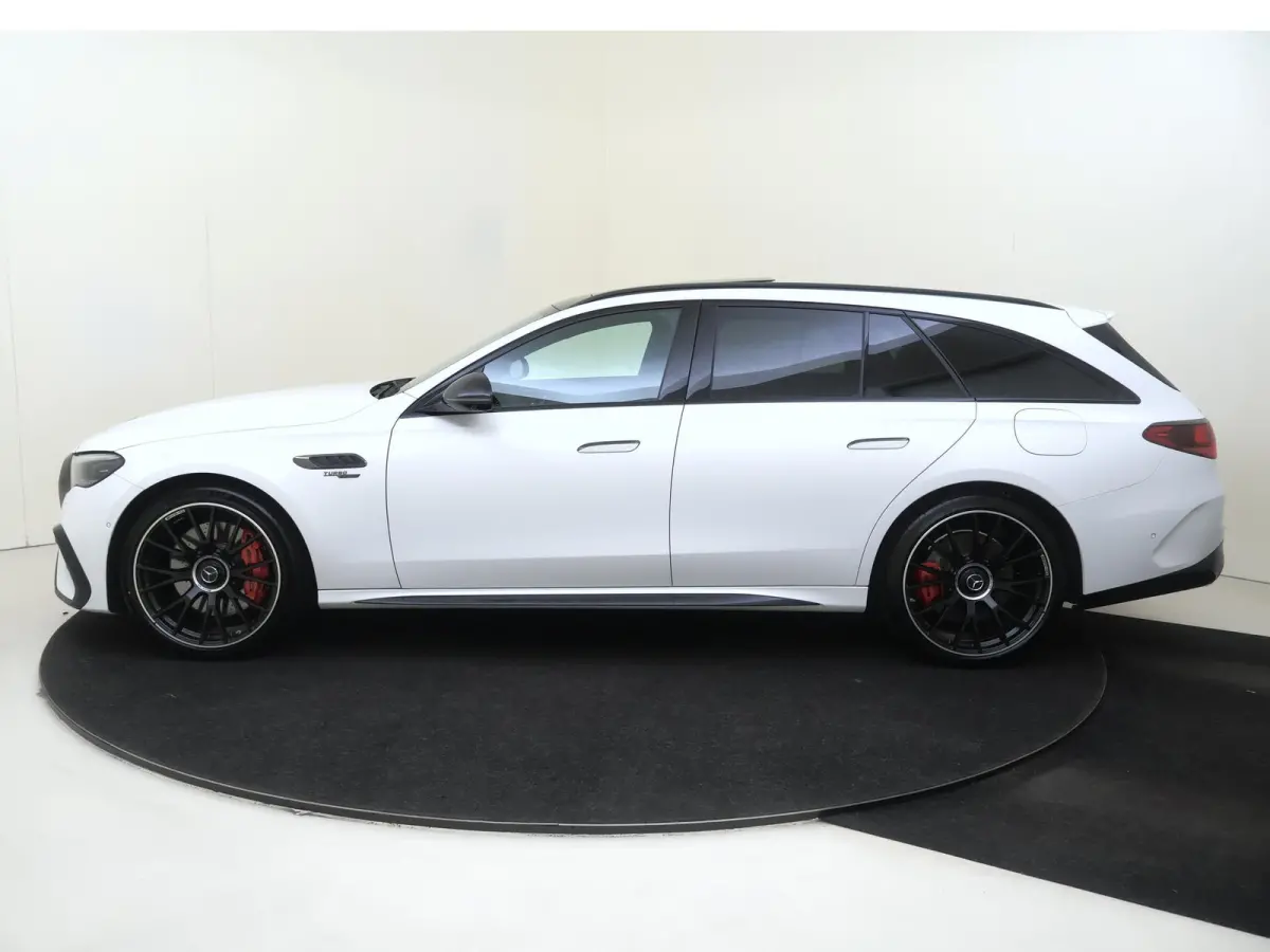 AMG 53 4MATIC+ Night Edition / Opaalwit Magno/ Panoramadak/ SUPERSCREEN/ Dynamic Plus/ Night 1+2/ Perf. Stoelen/ El. Trekhaak/ UNIEK!