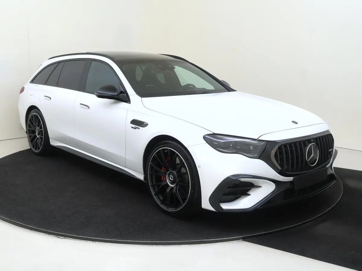 AMG 53 4MATIC+ Night Edition / Opaalwit Magno/ Panoramadak/ SUPERSCREEN/ Dynamic Plus/ Night 1+2/ Perf. Stoelen/ El. Trekhaak/ UNIEK!