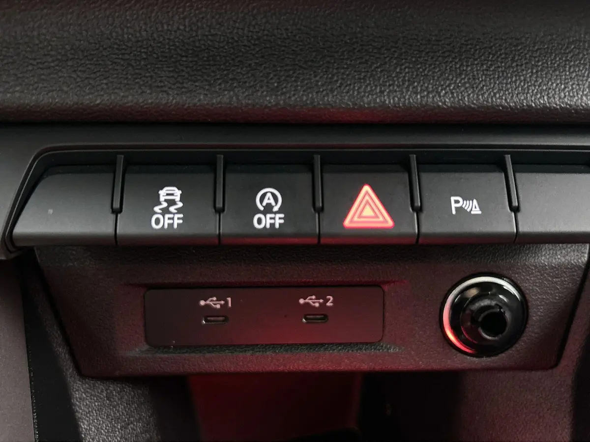 30 TFSI S edition 116 PK | Automaat | Climate Control | Cruise Control | Achteruitrijcamera | Parkeersensoren | Sfeerverlichting | Digitale Cockpit | Privacy glas |