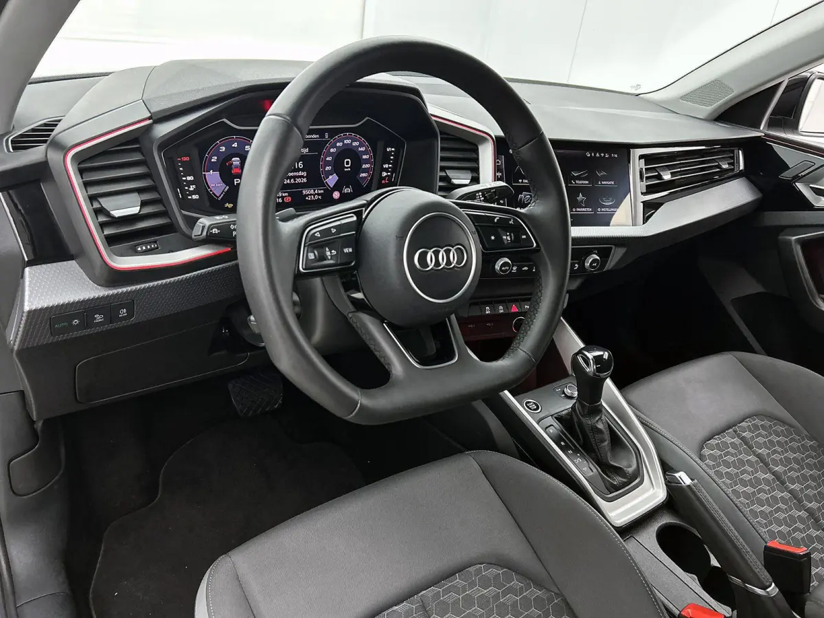 30 TFSI S edition 116 PK | Automaat | Climate Control | Cruise Control | Achteruitrijcamera | Parkeersensoren | Sfeerverlichting | Digitale Cockpit | Privacy glas |
