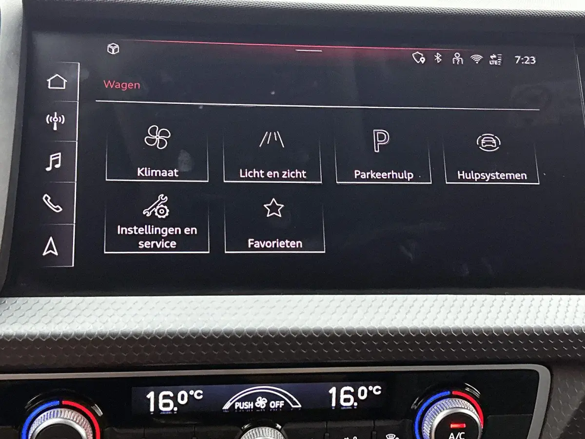 30 TFSI S edition 116 PK | Automaat | Climate Control | Cruise Control | Achteruitrijcamera | Parkeersensoren | Sfeerverlichting | Digitale Cockpit | Privacy glas |