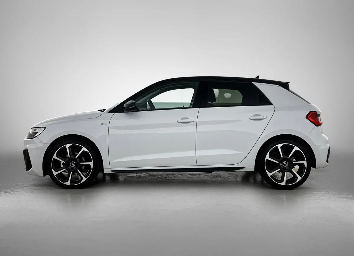 30 TFSI S edition 116 PK | Automaat | Climate Control | Cruise Control | Achteruitrijcamera | Parkeersensoren | Sfeerverlichting | Digitale Cockpit | Privacy glas |