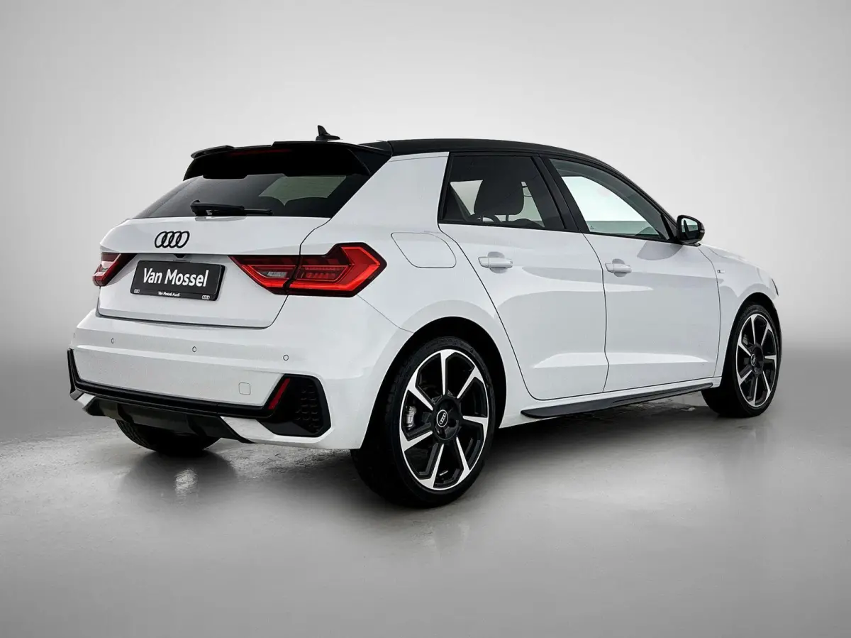 30 TFSI S edition 116 PK | Automaat | Climate Control | Cruise Control | Achteruitrijcamera | Parkeersensoren | Sfeerverlichting | Digitale Cockpit | Privacy glas |