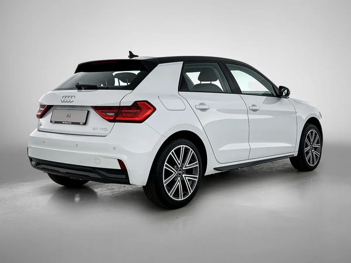 25 TFSI Advanced edition 17" LM Velgen | Apple carplay | Parkeersensoren | Virtual cockpit | Airco