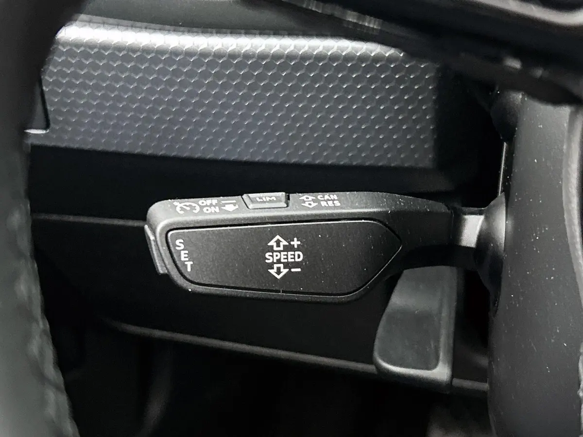 25 TFSI Advanced edition 17" LM Velgen | Apple carplay | Parkeersensoren | Virtual cockpit | Airco