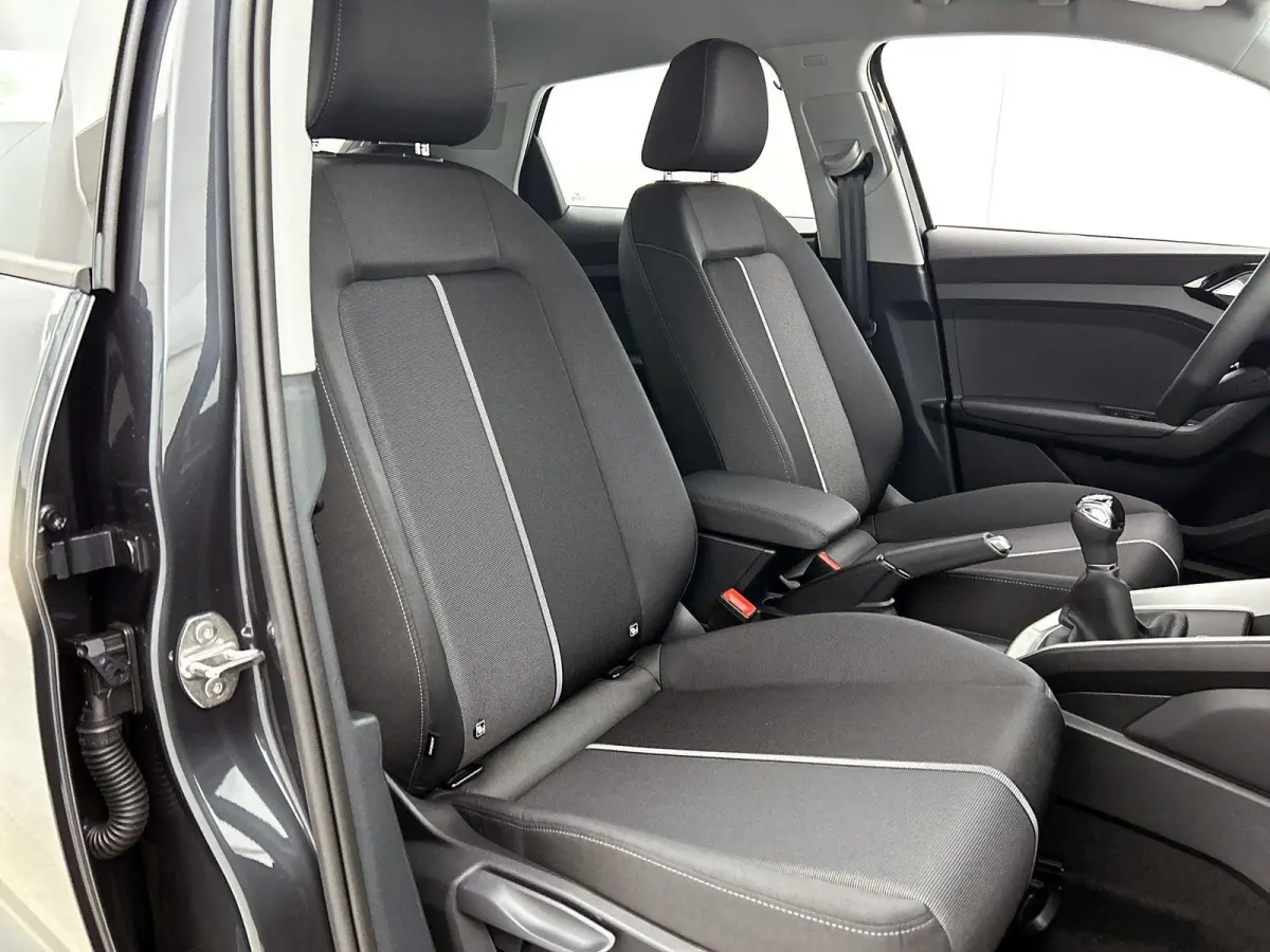 25 TFSI Advanced edition 17" LM Velgen | Apple carplay | Parkeersensoren | Virtual cockpit | Airco
