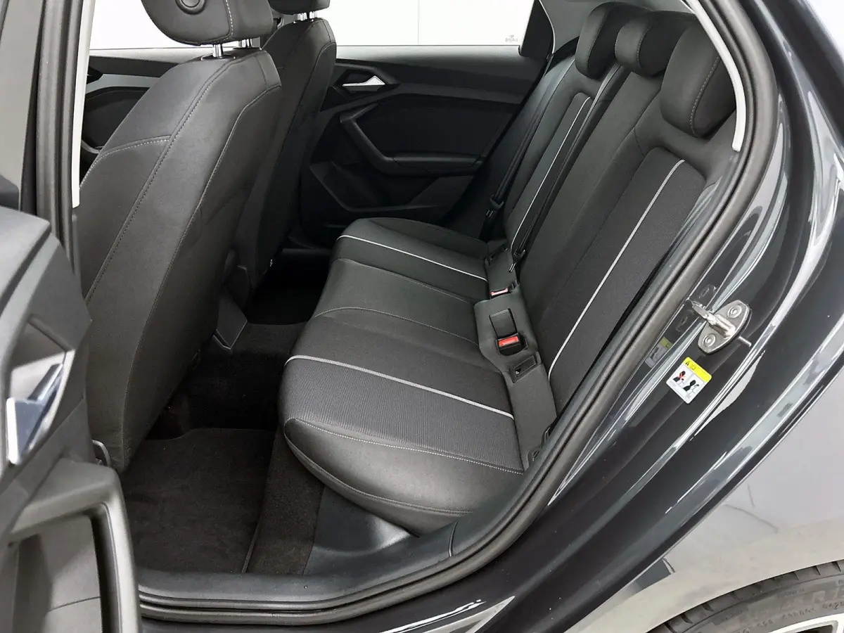25 TFSI Advanced edition 17" LM Velgen | Apple carplay | Parkeersensoren | Virtual cockpit | Airco