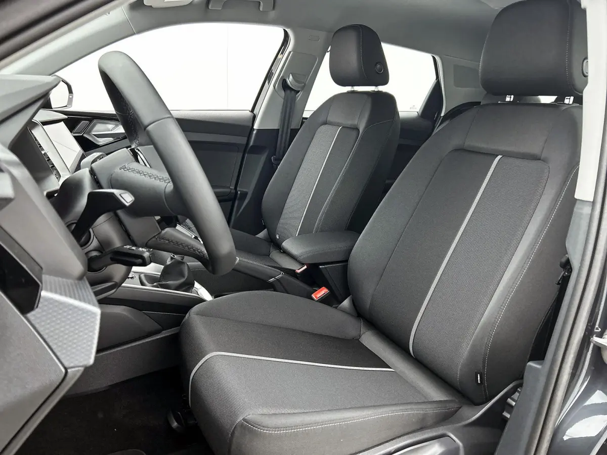 25 TFSI Advanced edition 17" LM Velgen | Apple carplay | Parkeersensoren | Virtual cockpit | Airco