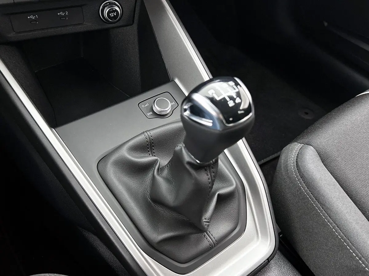 25 TFSI Advanced edition 17" LM Velgen | Apple carplay | Parkeersensoren | Virtual cockpit | Airco