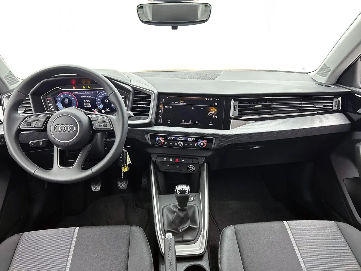 25 TFSI Advanced edition 17" LM Velgen | Apple carplay | Parkeersensoren | Virtual cockpit | Airco