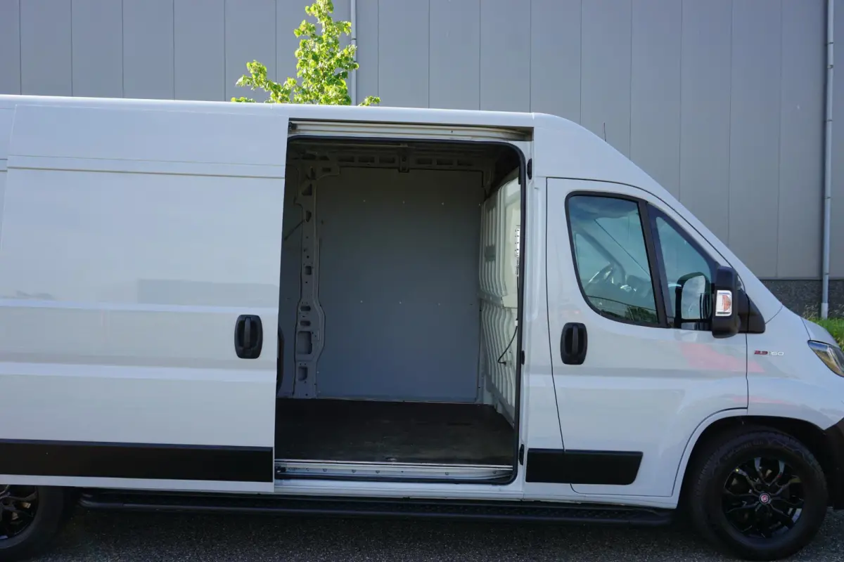 35H 2.3 MultiJet L3H2 in Topstaat |Grijs |160 pk |Volautomatische versnellingsbak |Camera |Cruise |Navi |Trekhaak |Climate control |1e eigenaar |3500 KG