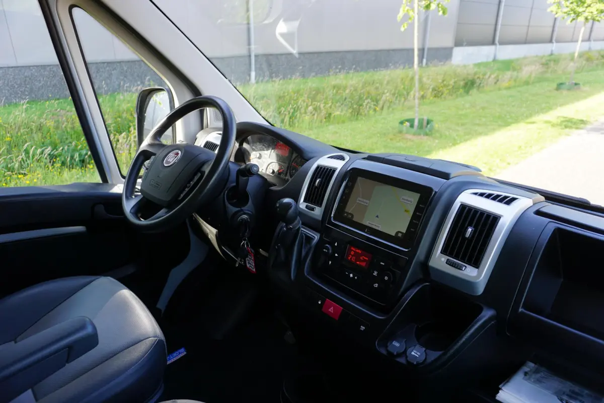 35H 2.3 MultiJet L3H2 in Topstaat |Grijs |160 pk |Volautomatische versnellingsbak |Camera |Cruise |Navi |Trekhaak |Climate control |1e eigenaar |3500 KG