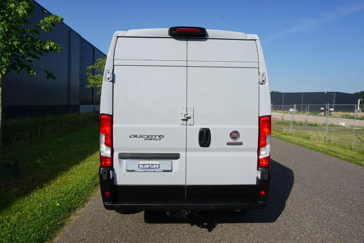 35H 2.3 MultiJet L3H2 in Topstaat |Grijs |160 pk |Volautomatische versnellingsbak |Camera |Cruise |Navi |Trekhaak |Climate control |1e eigenaar |3500 KG