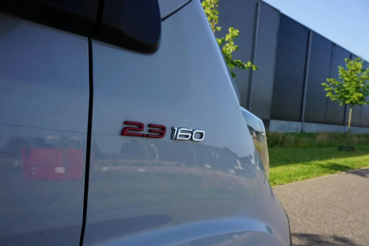 35H 2.3 MultiJet L3H2 in Topstaat |Grijs |160 pk |Volautomatische versnellingsbak |Camera |Cruise |Navi |Trekhaak |Climate control |1e eigenaar |3500 KG
