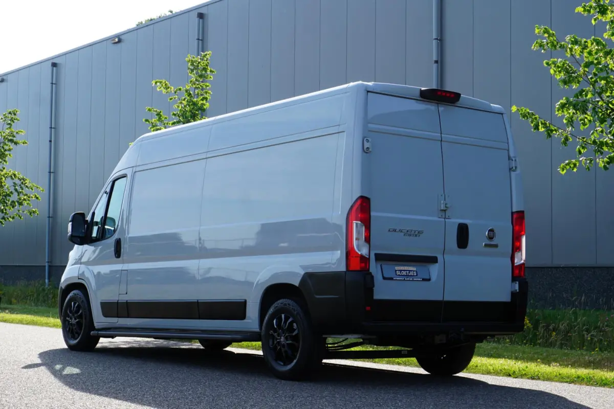 35H 2.3 MultiJet L3H2 in Topstaat |Grijs |160 pk |Volautomatische versnellingsbak |Camera |Cruise |Navi |Trekhaak |Climate control |1e eigenaar |3500 KG