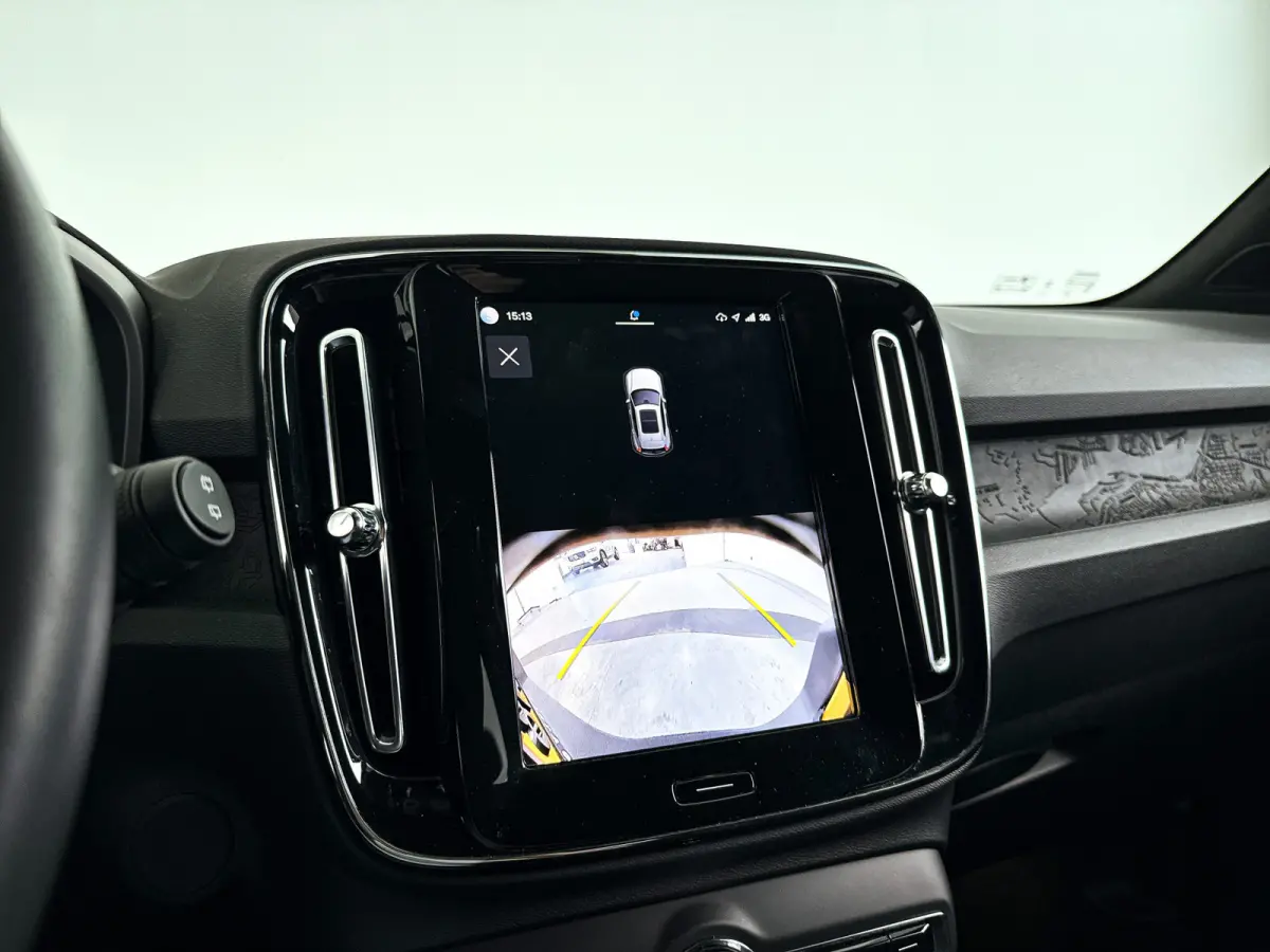 Single Motor Essential 69 kWh | Parkeercamera | Cruise control | Google infotainment