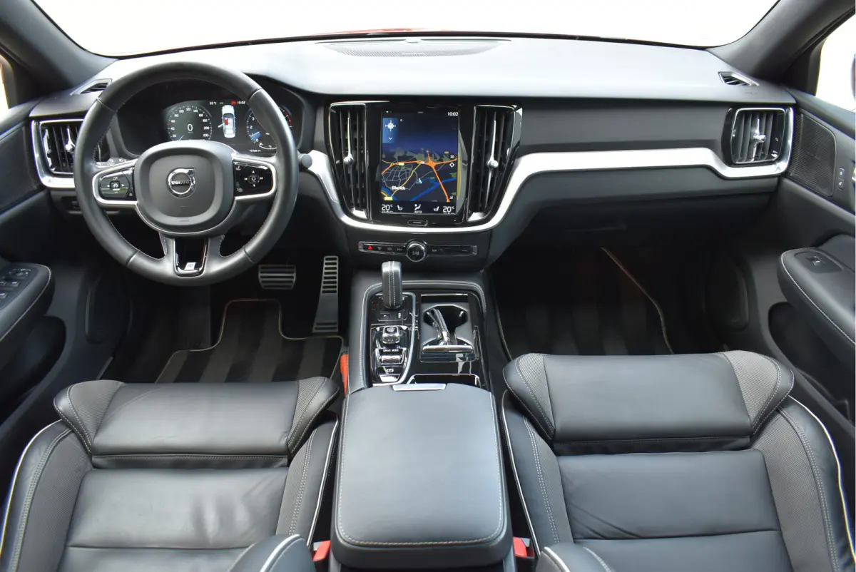 2.0 T6 AWD Twin Engine R-Design Navi Leder Full Led Camera