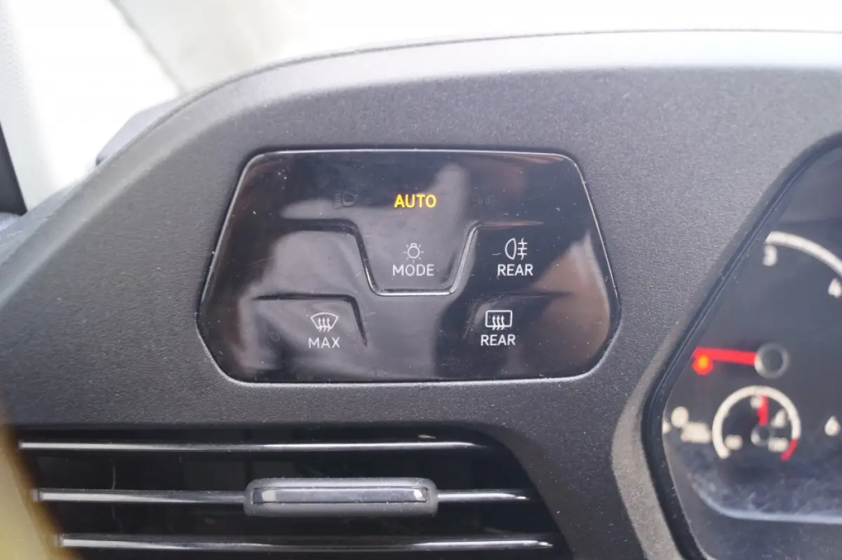 2.0 TDI Comfort -AIRCO-PDC-CRUISE-CARPLAY-