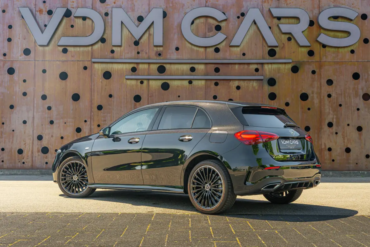 250 e Premium Plus | AMG | Night | Memory | 360 | Panorama | CarPlay | Vol |
