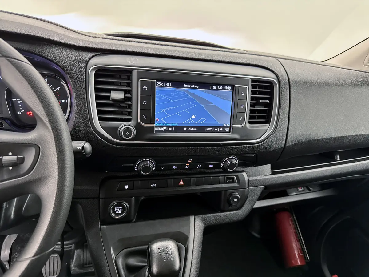 2.0 D-4D 145pk Navigatie Camera Betimmering Cruise control Blind-spot assist