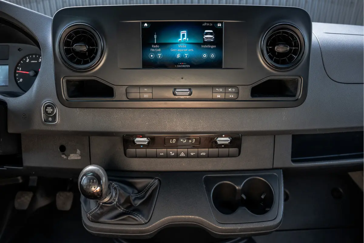 311 CDI RWD L2H2 | Volledig Ingericht | Mbux | Camera | Carplay | Climatronic