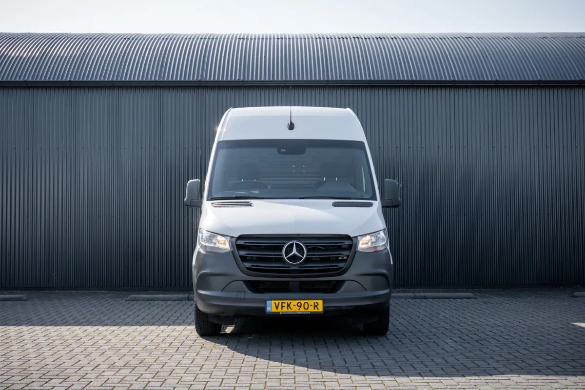 311 CDI RWD L2H2 | Volledig Ingericht | Mbux | Camera | Carplay | Climatronic