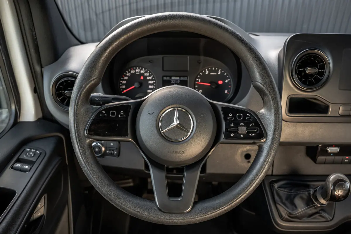 311 CDI RWD L2H2 | Volledig Ingericht | Mbux | Camera | Carplay | Climatronic