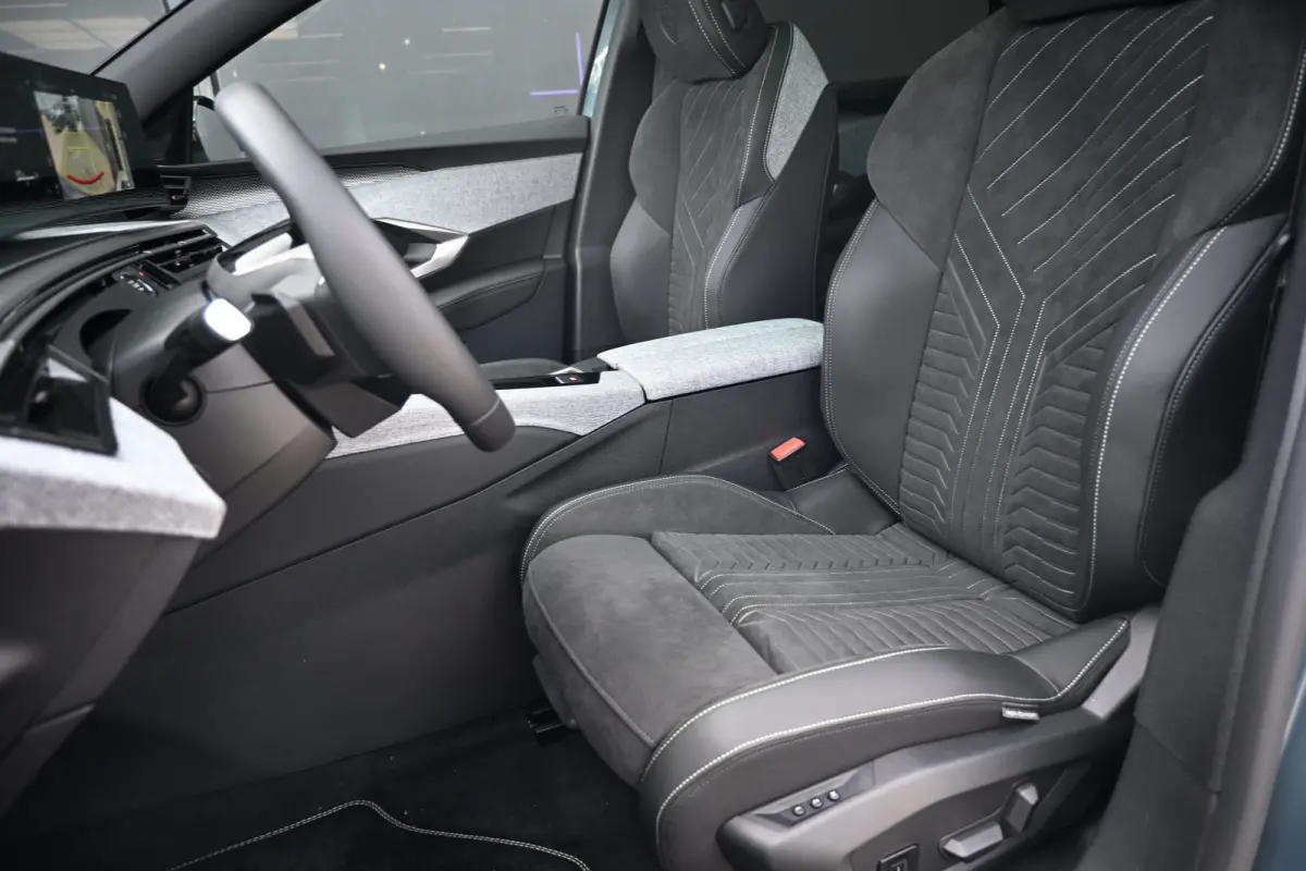 1.2 Hybrid 145 GT 7p. DEMO-DEAL! | Tot 8 Jaar Garantie! | Schuif-/Kanteldak | 360 Camera | Adaptive Cruise | Alcantara | Keyless-Entry | !!