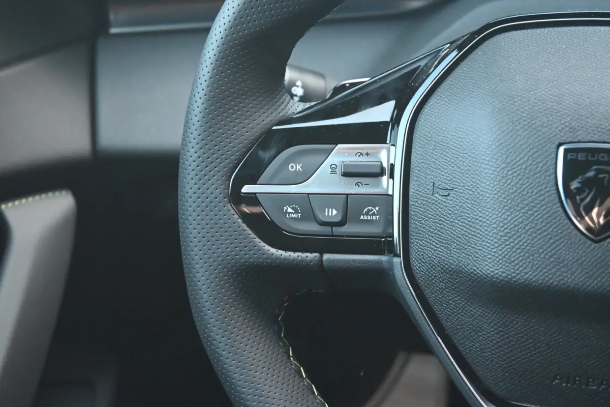 GT 54 kWh | Navigatie | Massagestoelen | Stoel/Stuurverwarming | Dodehoekdetectie | 360 Camera | !!