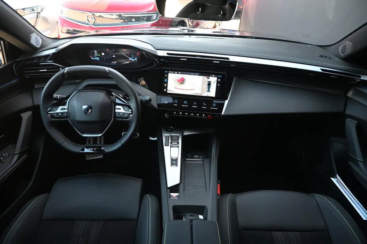 GT 54 kWh | Navigatie | Massagestoelen | Stoel/Stuurverwarming | Dodehoekdetectie | 360 Camera | !!