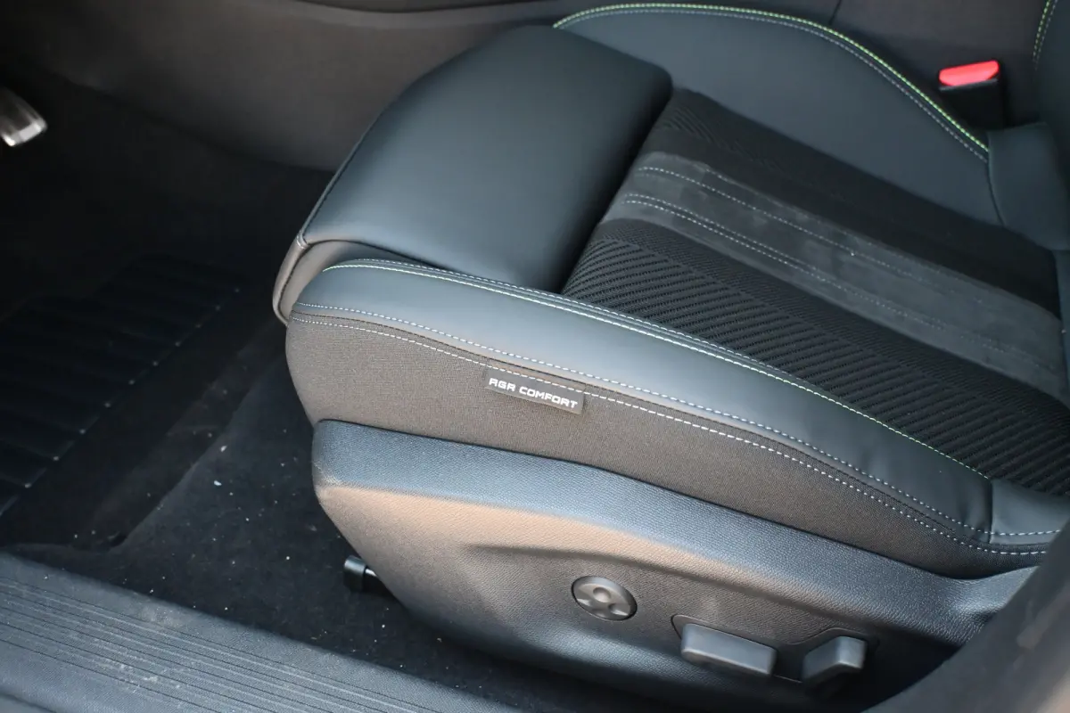 GT 54 kWh | Navigatie | Massagestoelen | Stoel/Stuurverwarming | Dodehoekdetectie | 360 Camera | !!