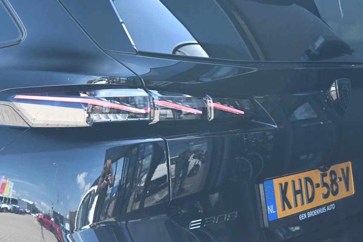 GT 54 kWh | Navigatie | Massagestoelen | Stoel/Stuurverwarming | Dodehoekdetectie | 360 Camera | !!