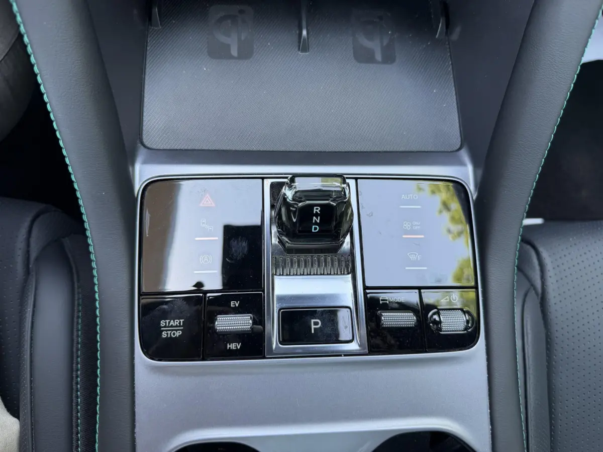 Comfort 1.5 DM-i FWD 9000 KM ! 125km electrisch rijbereik | 6 jaar volledige BYD GARANTIE TM 2031 | FULL OPTION