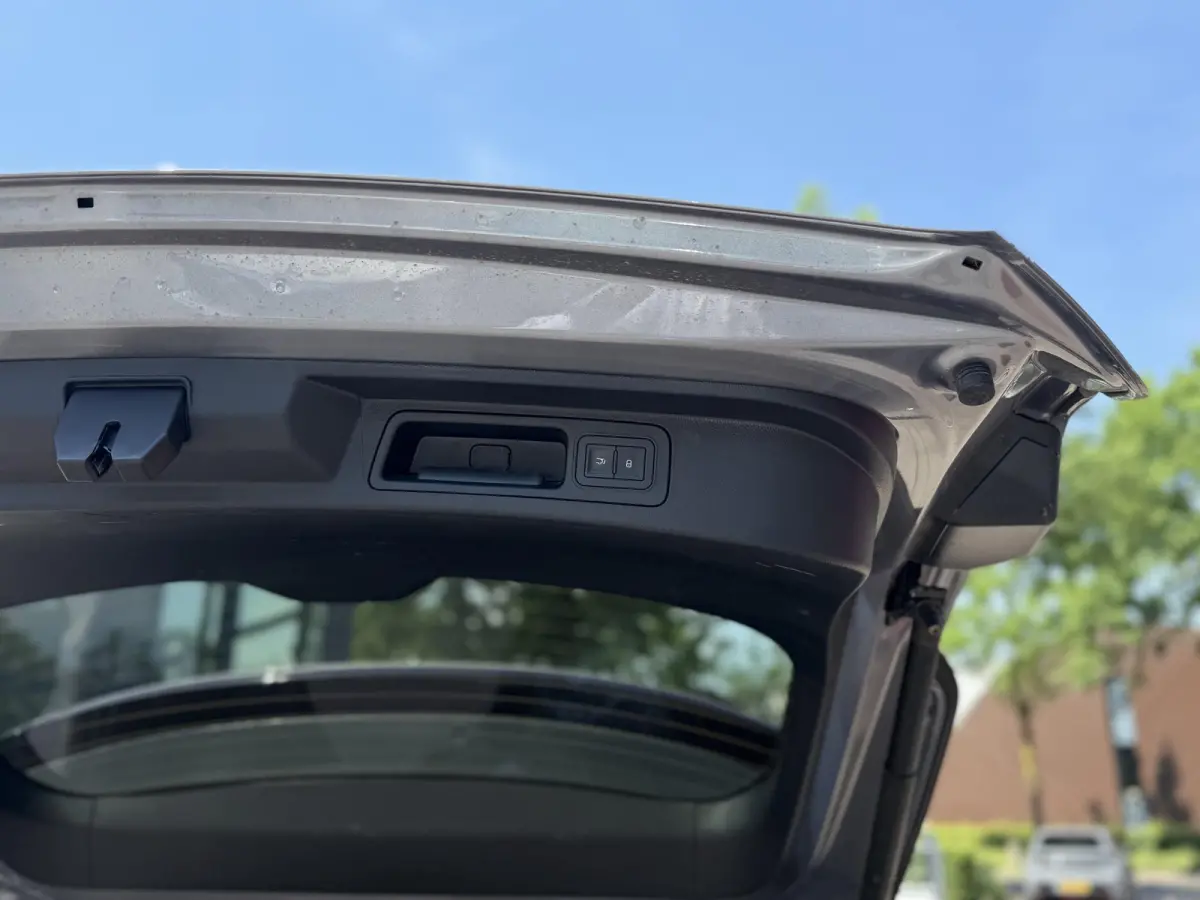 Comfort 1.5 DM-i FWD 9000 KM ! 125km electrisch rijbereik | 6 jaar volledige BYD GARANTIE TM 2031 | FULL OPTION
