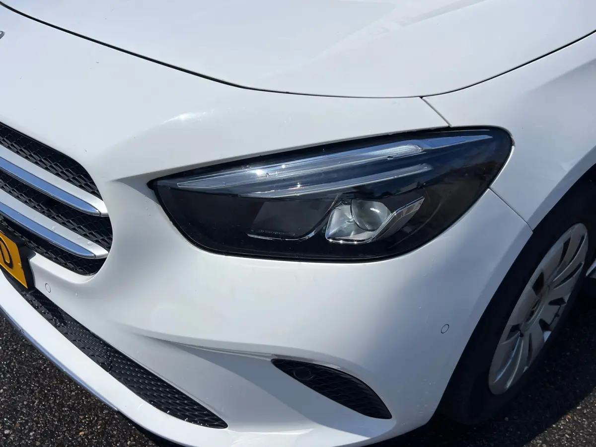 200d / AUTOMAAT / TIK IN DE MOTOR / CAMERA / NAP / XENON /