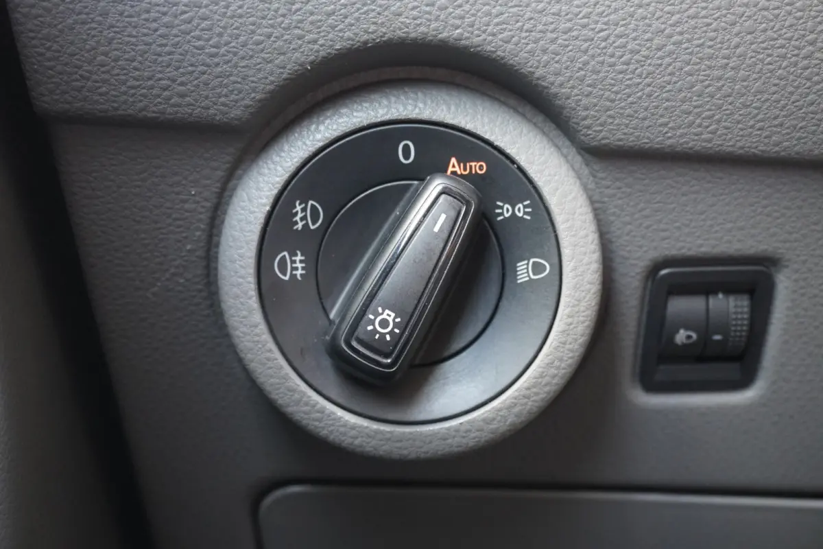2.0 TDI 150PK Automaat EURO 6 - Airco - Navi - Cruise - €17.499,- Excl.