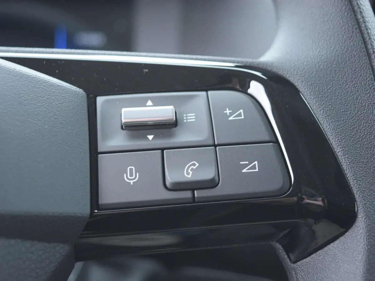 Electric L2 75 kWh | tot 8 jaar garantie | Apple Carplay | camera | dodehoekwaarschuwing | parkeersensoren voor & achter | Comfort tussenschot | laadruimtebetimmering