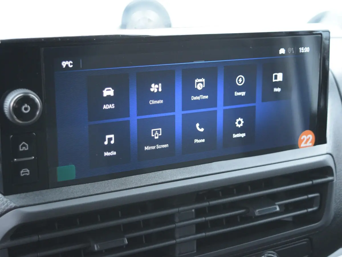 Electric L2 75 kWh | tot 8 jaar garantie | Apple Carplay | camera | dodehoekwaarschuwing | parkeersensoren voor & achter | Comfort tussenschot | laadruimtebetimmering