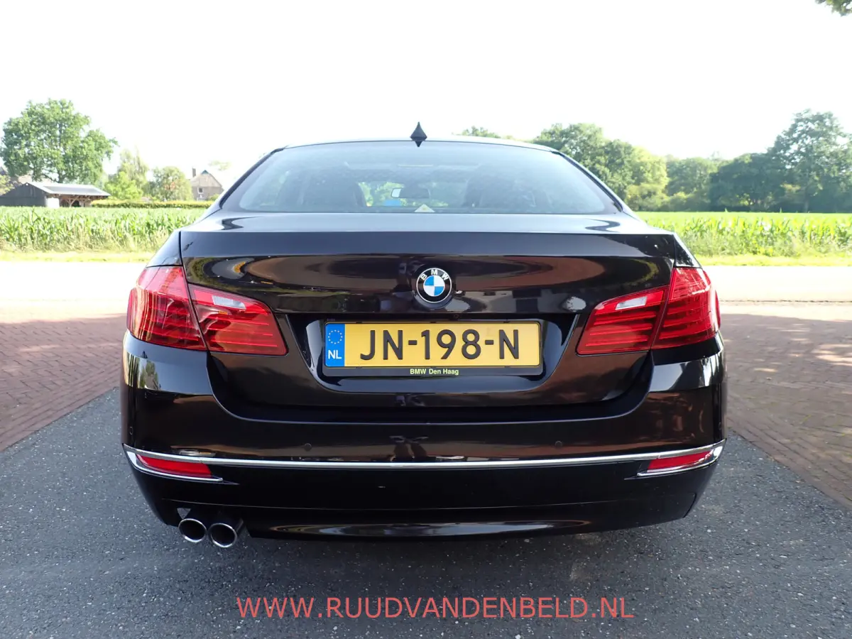 520i Luxury Edition !! UNIEKE KM-STAND !! 1e EIGENAAR !! CAMERA / SCHUIF-KANTEL DAK / MEMORY