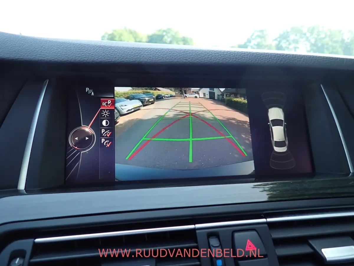 520i Luxury Edition !! UNIEKE KM-STAND !! 1e EIGENAAR !! CAMERA / SCHUIF-KANTEL DAK / MEMORY