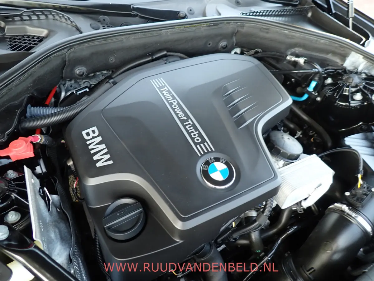 520i Luxury Edition !! UNIEKE KM-STAND !! 1e EIGENAAR !! CAMERA / SCHUIF-KANTEL DAK / MEMORY