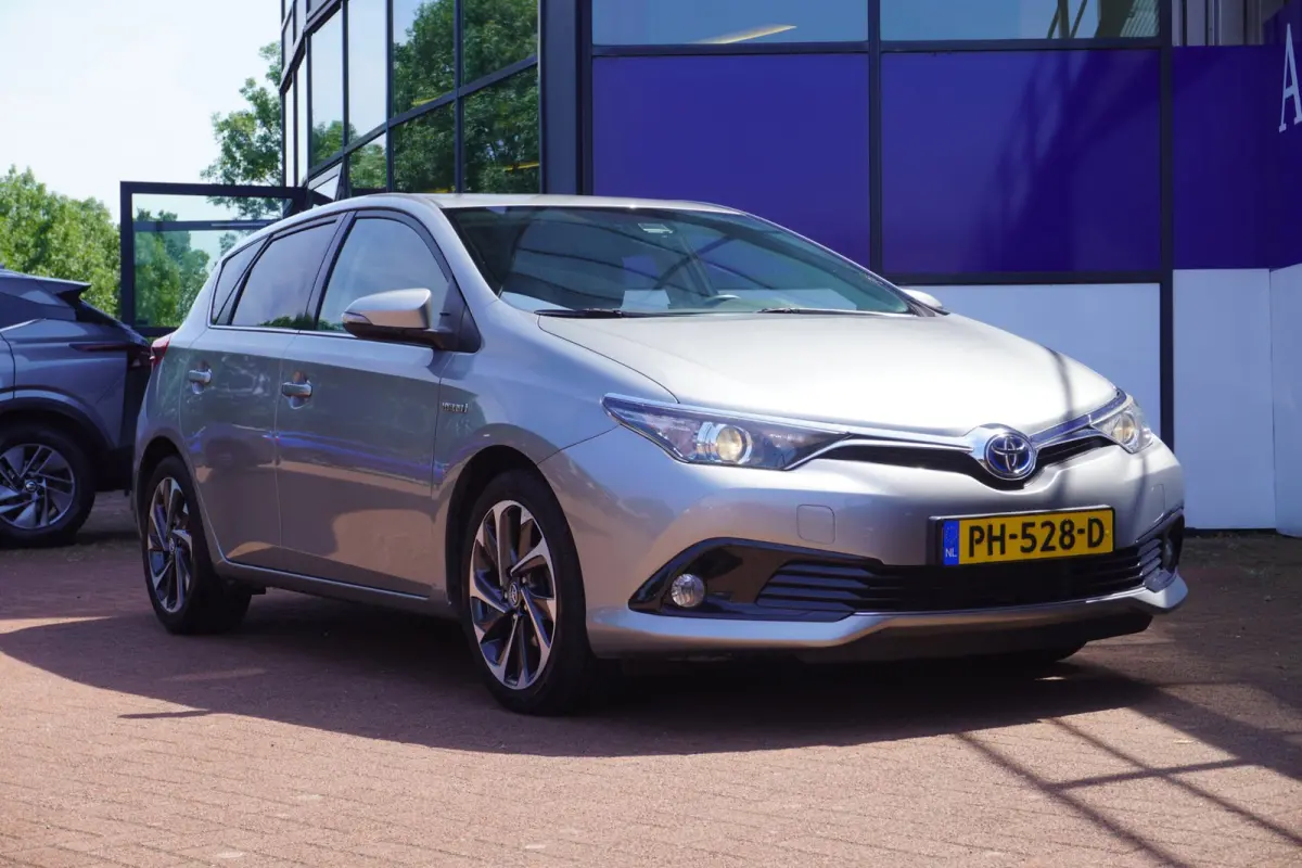 1.8 Hybrid Lease Pro + Led+navigatie+camera+17"Lmv = COMPLEET DEALER ONDH !!