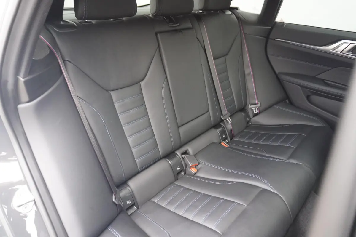M50 | Laserlight | Harman Kardon | Schuif- Kanteldak | Comfort Acces | Elektrisch verstelbare Stoelen