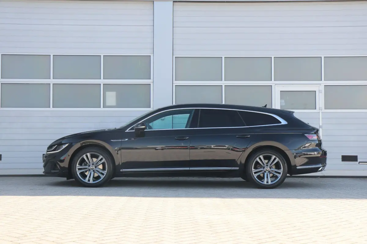 1.4 TSI eHybrid 218pk R-Line Business+ | SoH 98% | Trekhaak | Achteruitrijcamera | Stoelverwarming | Navigatie | App Connect